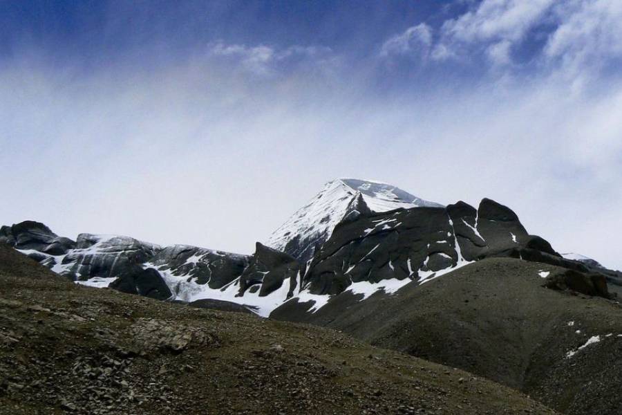 অষ্টম দিন - কোরা সফরের দ্বিতীয় দিন, দিরাপুক থেকে দোলমা পাস হয়ে জুথুলপুকের উদ্দেশে হাঁটা পথে রওনা। ২২ কিমি পথ, প্রায় ৮ ঘণ্টার যাত্রা। এই সফরের সবচেয়ে কঠিন পথ এটি। রাত্রিবাস জুথুলপুকে।