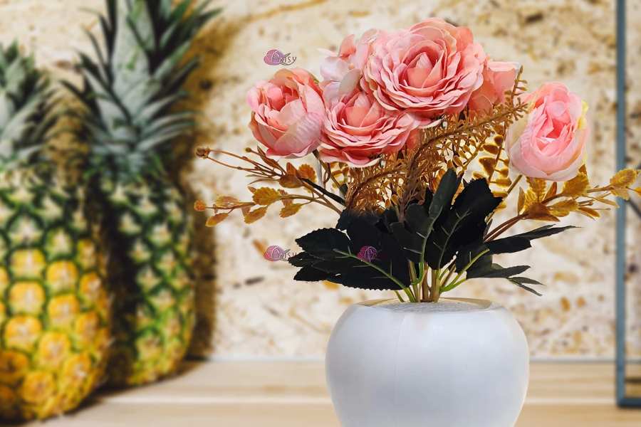 সেই 'ফুল-সজ্জা' কী ভাবে, কেমন করে সাজালে সবচেয়ে সুন্দর দেখায়, তার সন্ধান নিয়ে এল আনন্দবাজার অনলাইন।