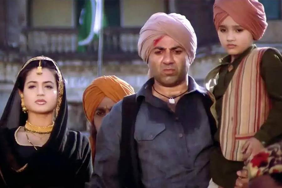 Sunny Deol and Ameesha Patel in Gadar movie