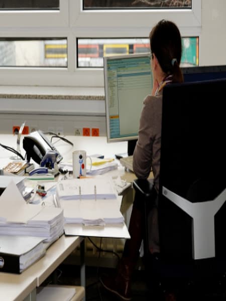 People doing desk jobs should be alert and follow these 5 tips to avoid heart diseases dgtl