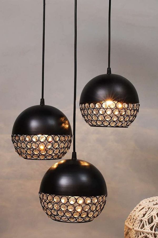 এখানে রইল ১৩টি সেরা ঝুলন্ত আলো। যেমন, দুল লাইট - বিভিন্ন আকারের হয়। দুল লাইটের সবচেয়ে জনপ্রিয় আকার হল, বাটির মতো কাঠামো রডের মাধ্যমে সিলিং থেকে ঝোলে।