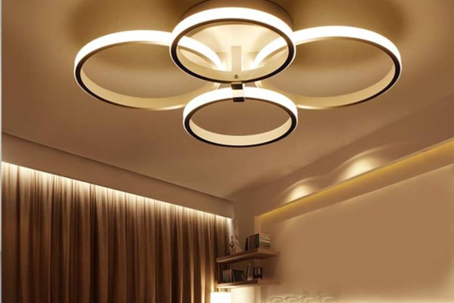  ধাতব সিলিং আলো - এলইডি লাইট একমাত্র এই নকশার ঝুলন্ত আলোর সেটে লাগানো থাকে। এর কেতাদুরস্ত ঝুলন্ত আলোর ধাতব ফ্রেম আয়তাক্ষেত্রকার,  বৃত্তাকার, ত্রিভূজাকার,  বর্গাক্ষেত্রকার, ষড়ভূজাকার পর্যন্ত হয়। ফ্রেমের ভেতরের এলইডি লাইট এর আধুনিকতা আরও বাড়ায়।