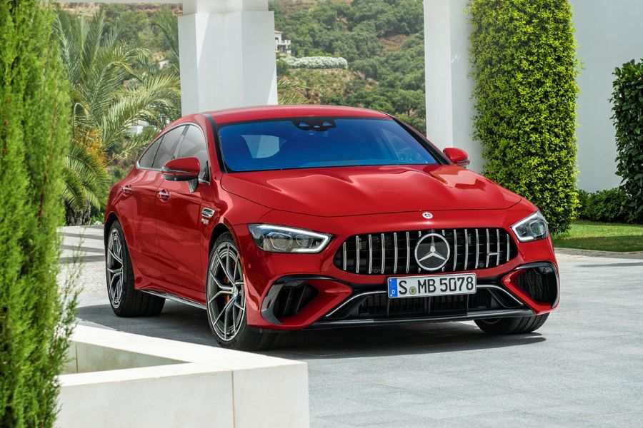 ৬. মার্সিডিজ-বেঞ্জ টি-ক্লাস- এই মাসেই বাজারে আসছে মার্সিডিজ বেঞ্জ টি ক্লাস।দাম থাকছে ৪০ থেকে ৪৫ লাখের মধ্যে।