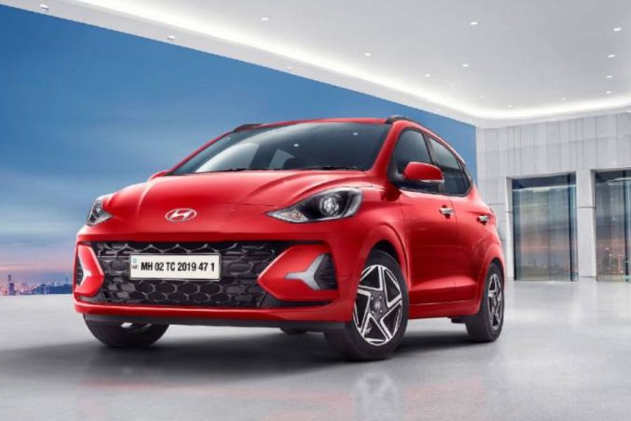 ৭. হুন্ডাই এনআইওঅস এসইউভি- পুজোর মাসেই আসবে এই গাড়ি। দাম থাকবে ৬ থেকে ১০ লাখ টাকার মধ্যে। ৫ জনের বসার জায়গা থাকবে এতে। 