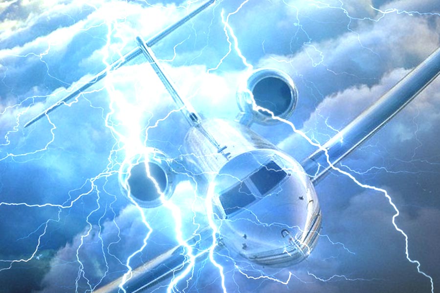 ‘দ্য ম্যান হু রোড দ্য থান্ডার’— নামে বইটিতে র‌্যানকিনের সেই অভিজ্ঞতার সবিস্তার বর্ণনা পাওয়া যায়। গত শতকের ষাটের দশকের গোড়ায় বইটি প্রকাশিত হয়েছিল। সংবাদমাধ্যমের দাবি, র‌্যানকিন-সহ বিশ্বে মোটে দু’জন এ হেন কীর্তির সাক্ষী।