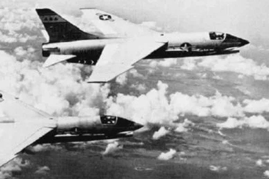 ১৯৫৯ সালের ২৬ জুলাই র‌্যানকিনের জীবনে সেই অভূতপূর্ব সন্ধ্যা নেমেছিল। সে দিন এফ-৮ ক্রুসেডার নামে একটি যুদ্ধবিমান নিয়ে ম্যাসাচুসেট্‌সের দক্ষিণ ওয়েমাউথের বিউফোর্ট এলাকার নৌসেনা ঘাঁটি থেকে রওনা দিয়েছিলেন তিনি। অন্য একটি ক্রুসেডার যুদ্ধবিমানে ছিলেন তাঁর সঙ্গী তথা উইংম্যান লেফ্‌টেন্যান্ট হার্বার্ট নোলান।