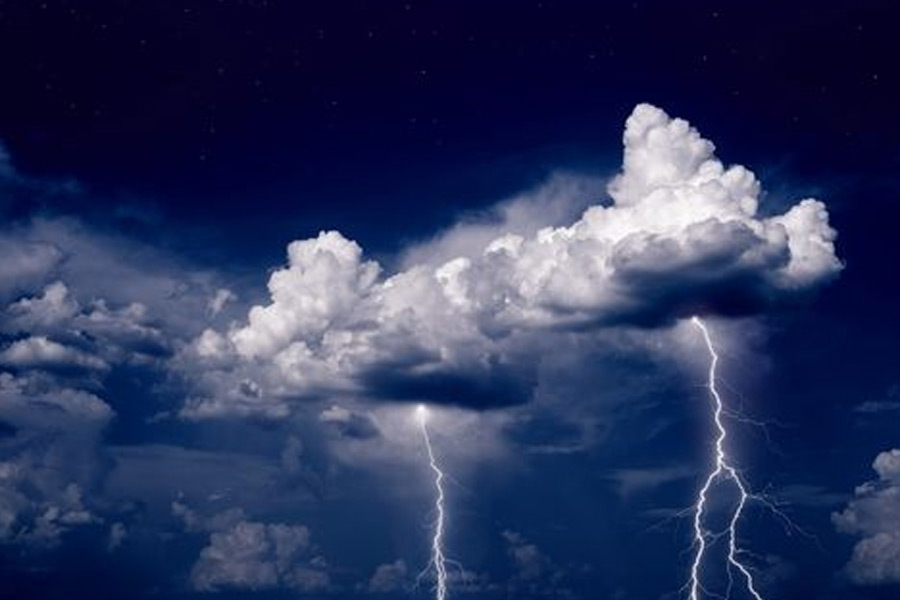 ঘূর্ণি হাওয়ার মধ্যে এক সময় শিলাবৃষ্টি শুরু হয়েছিল। র‌্যানকিনের মনে হয়েছিল, যেন তিনি সুইমিং পুলের মধ্যে রয়েছেন। তবে তাতে প্রতি বারই ডুবে যাচ্ছিলেন তিনি। তাই বার বার দমবন্ধ করতে হচ্ছিল।