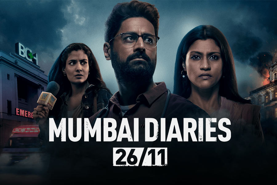 ২০২১ সালে মুম্বইয়ে ‘২৬/১১’র পরিস্থিতি নিয়ে অ্যামাজ়ন প্রাইম ভিডিয়ো ওটিটি প্ল্যাটফর্মে মুক্তি পায় ‘মুম্বই ডায়েরিজ়’ ওয়েব সিরিজ়ের প্রথম পর্ব। এই সিরিজ়ে অভিনয় করে মন কেড়েছিলেন কঙ্কনা সেনশর্মা এবং মোহিত রায়না।