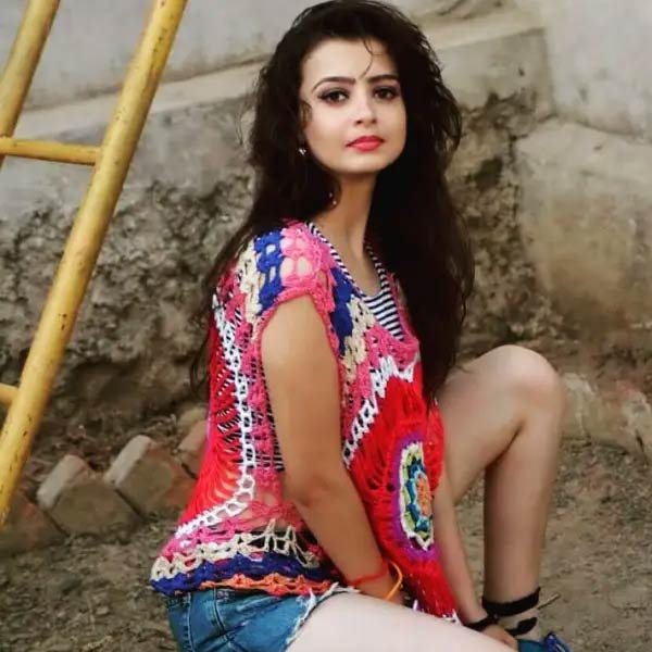 All you need to know about Actress Chahat Pandey, who is going to contest for AAP in Madhya Pradesh Assembly election