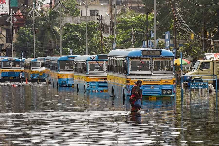 Many streets in Kolkata goes under water after overnight rains