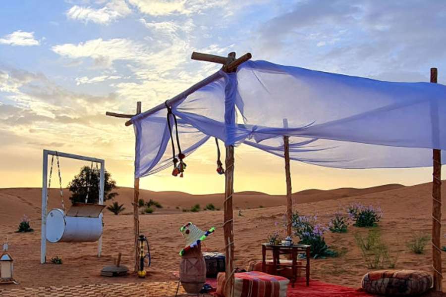 দিন পিছু ভাড়া ৩০ হাজার টাকা থেকে পঞ্চাশ থেকে পঞ্চান্ন হাজার টাকা। বেসরকারি সংস্থার সাধারণ তাঁবুর ভাড়াও দশ হাজার টাকা থেকে শুরু। এই প্রতিবেদনটি ‘আনন্দ উৎসব’ ফিচারের একটি অংশ।