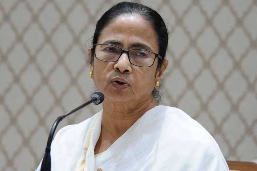 মুখ্যমন্ত্রী নবান্নের বিশেষ বৈঠকে জানিয়েছিলেন, উত্তরবঙ্গের পরিস্থিতির জন্য বিশেষ দায়িত্ব দেওয়া হয়েছে রাজ্যের মন্ত্রীদের। বৈঠকের পর নবান্ন একটি বিবৃতি দিয়ে জানিয়েছে, কোন মন্ত্রী কী কী দায়িত্ব পালন করবেন।