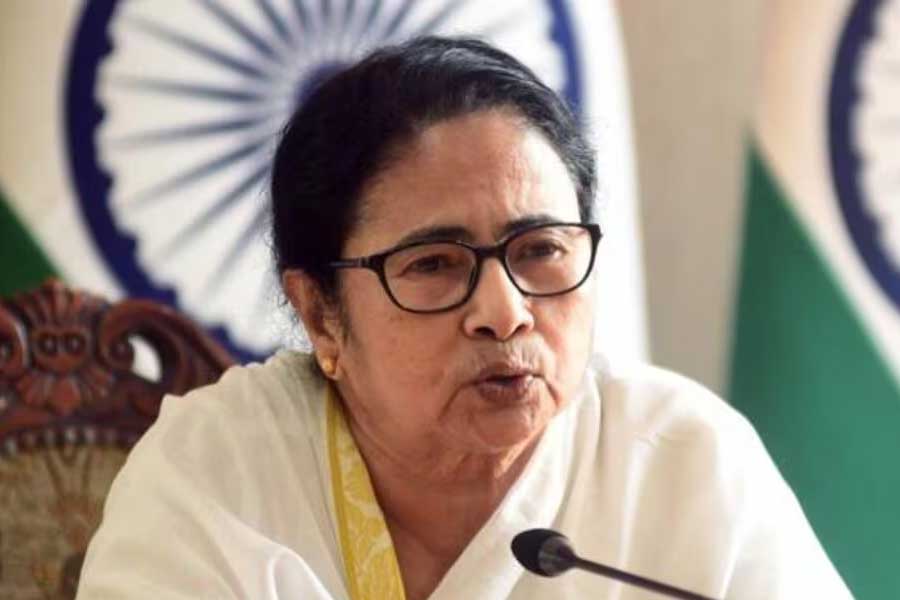 মুখ্যমন্ত্রী নিজে জানিয়েছেন, তিনি পরিস্থিতির দিকে ২৪ ঘণ্টা নজর রাখছেন। এই বিপর্যয়ে সেনাবাহিনীকে সমস্ত রকম সাহায্য করবে তাঁর সরকার। 