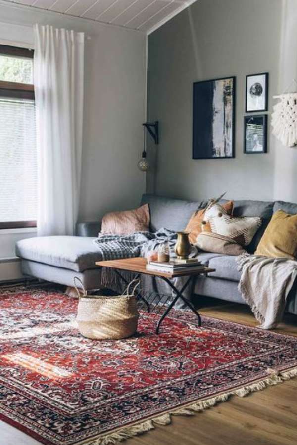 ঘরের কার্পেট আর পাপ বহুদিন ধরে বদলাবেন ভাবছেন, কিন্তু সময় হয়ে উঠছে না? এই পুজোর আগেই নতুন পাপোশ আর কার্পেট নিয়ে নি। দুধসাদা পশমের মতো কার্পেট ভাল করে অনলাইনে খুঁজলেই পেয়ে যাবেন। এর সাহায্যে খুব সহজে আপনার ঘর বড় আর অভিজাত দেখাবে পুজোর সময়। 