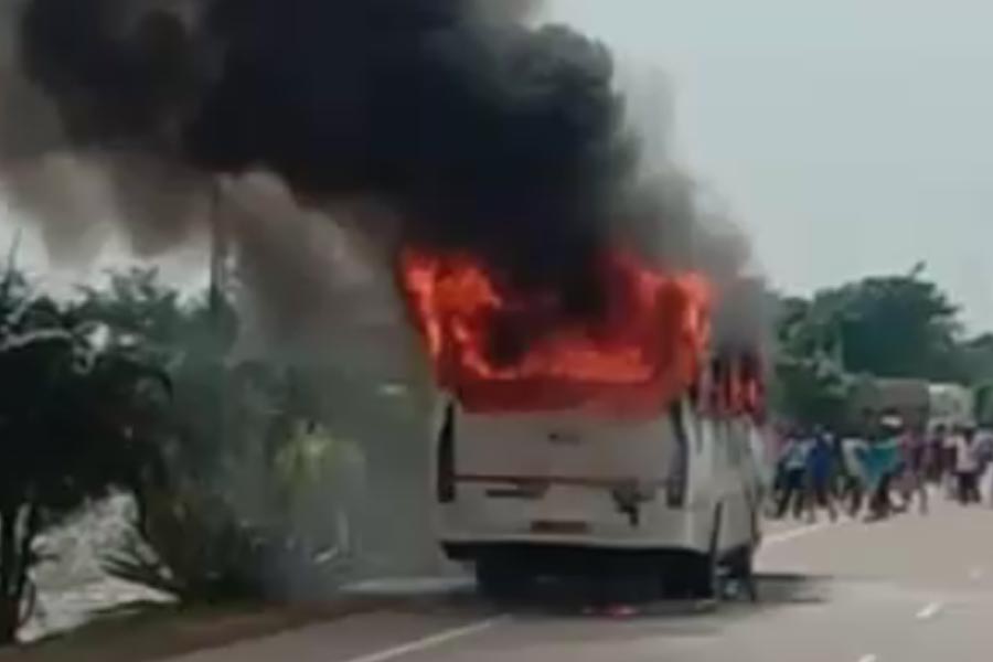 Image of the bus fire