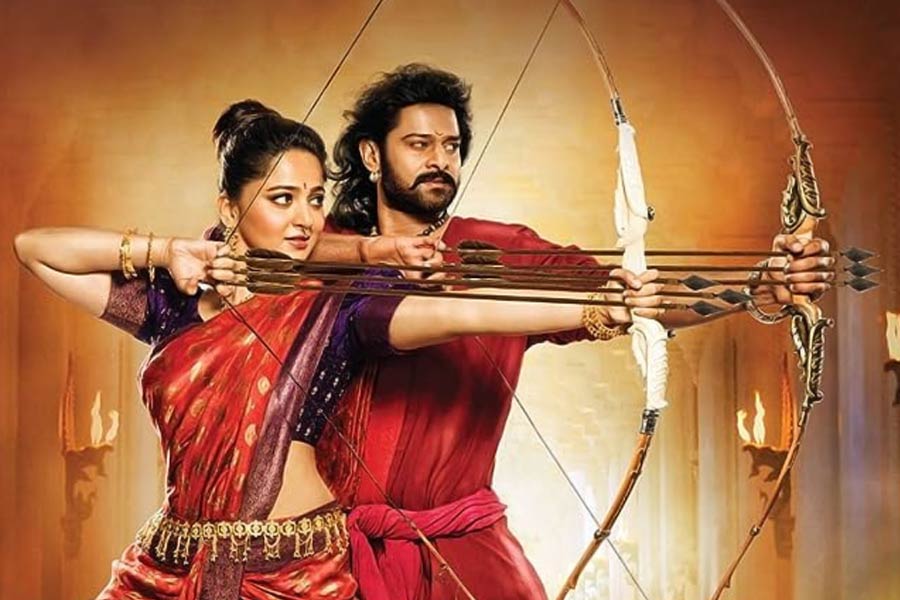 ২০১৭ সালে এসএস রাজামৌলির পরিচালনায় প্রেক্ষাগৃহে মুক্তি পায় দক্ষিণী ছবি ‘বাহুবলী ২: দ্য কনক্লুসন’। এই ছবিতে অভিনয় করেন প্রভাস, অনুষ্কা শেট্টি, রানা দগ্গুবতী, রাম্যা কৃষ্ণন, তমান্না ভাটিয়ার মতো দক্ষিণী তারকারা।