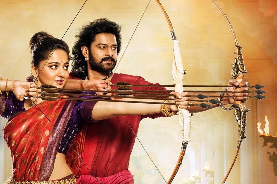 ভারতীয় ছবির মধ্যে ১০০০ কোটি টাকার ক্লাবে রয়েছে দক্ষিণী ছবি ‘বাহুবলী ২’, ‘কেজিএফ ২’ এবং ‘আরআরআর’। বিশ্ব জুড়ে এই ছবিগুলি উপার্জনের পাশাপাশি বহুল প্রশংসাও কুড়িয়েছে।