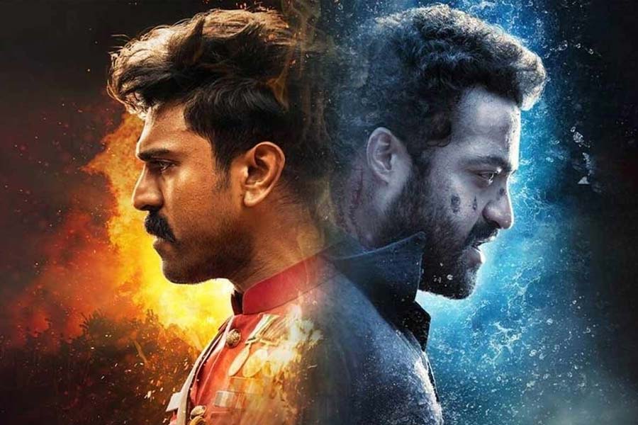 কিন্তু ‘জওয়ান’, ‘পাঠান’ হোক বা ‘কেজিএফ ২’, ‘আরআরআর’— হাজার কোটির ক্লাবে এই ছবিগুলি নাম লেখানোর অনেক আগেই বক্স অফিসে নজির গড়েছিল অন্য একটি ছবি। আশির দশকে মুক্তিপ্রাপ্ত এই ছবিতে অভিনয় করেছিলেন এক বাঙালি অভিনেতা।