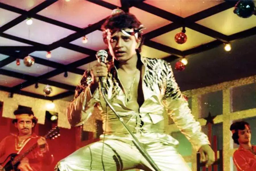 ১৯৮২ সালে বব্বর সুভাষের পরিচালনায় প্রেক্ষাগৃহে মুক্তি পায় ‘ডিস্কো ডান্সার’। এই ছবিতে অভিনয় করেন মিঠুন চক্রবর্তী।