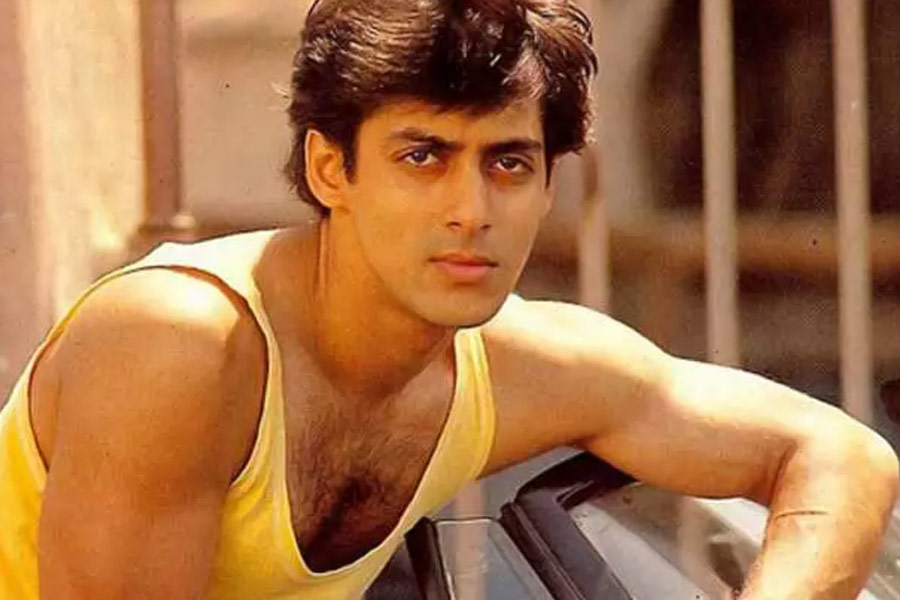 ২০১৫ সালে সলমন খানের ছবি মুক্তির পর তা টেক্কা দেয় মিঠুনের ‘ডিস্কো ডান্সার’কে।