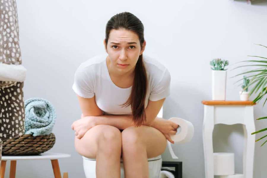 Five harmful winter habits that can lead to constipation.