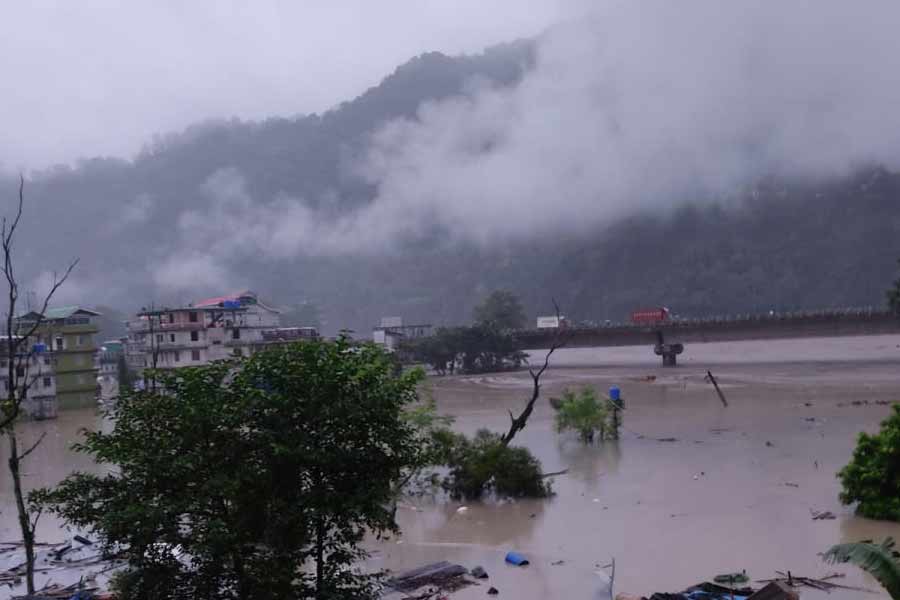 What is Glacial Lake Outburst Flood, that caused flash flood in Sikkim