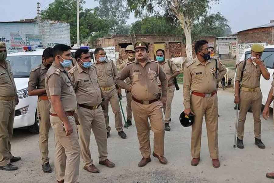 Agra teacher shot at by two minor students, threatened of more attacks