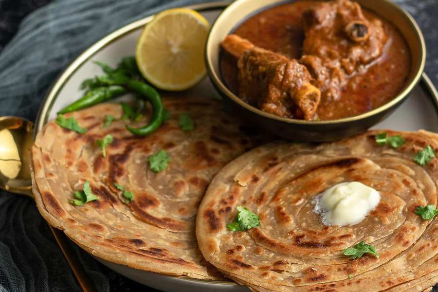  কিন্তু দুপুর বা রাতের পেট পুজোটা কোথায় সারবেন জানা আছে কি?  মুঘল খানা থেকে চাইনিজ খাবার, এই প্রতিবেদনে আপনাদের জন্য রইল উত্তর কলকাতার কিছু সেরা রেস্তরাঁর সন্ধান।  