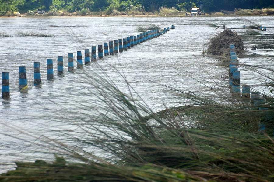 নামছে জলের স্তর।