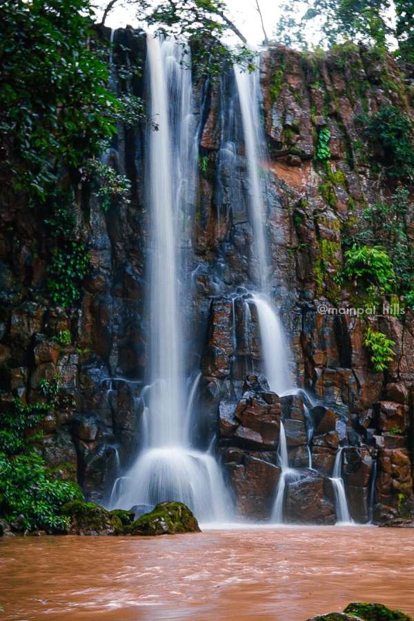 জঙ্গলের মধ্যে দিয়ে বয়ে গিয়েছে জলজলি নদী। চরাচরব্যাপি আরণ্যক সৌন্দর্য। মাইনপাটেই রয়েছে দেশের বৃহত্তম বক্সাইটের খনি। 