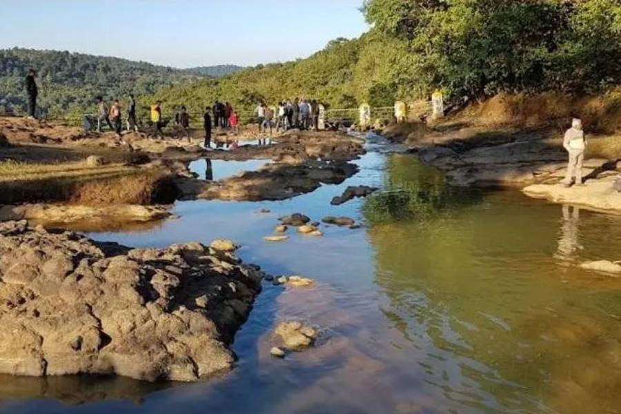 তার জেরে বর্তমানে মাইনপাটে তিব্বতিদের অনেক বংশধর। অনেক বৌদ্ধ মঠ। যার ভেতর টাকপো মঠ জনপ্রিয়। প্রচুর পর্যটকরা আসেন। পর্যটকদের ভিড় অবশ্য ভেঙে পড়ে এই এলাকার সেরা আকর্ষণ উল্টাপানি জলপ্রপাত দেখতে। 