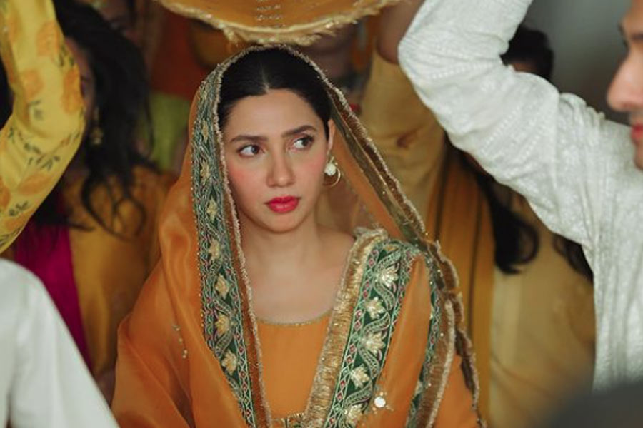 মাহিরার অনুরাগীরা অনুমান করেছিলেন, অভিনেত্রী তাঁর কোনও বন্ধুর সঙ্গে সম্পর্কে রয়েছেন এবং খুব তাড়াতাড়ি বিয়ে সেরে ফেলতে পারেন। তবে বরের পরিচয়, বিয়ের দিনক্ষণ কেউ কিছুই জানতেন না।