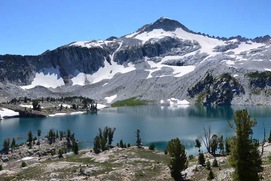 সমীক্ষায় দেখা গিয়েছে, হাই মাউন্টেন এশিয়া অর্থাৎ হিমালয় অঞ্চলে পাহাড়ে যে সব হিমবাহসৃষ্ট হ্রদ রয়েছে, কয়েক দশকে সেই হ্রদগুলি ৩৭-৯৭ শতাংশ বেড়েছে।