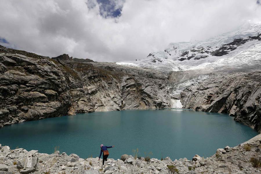 উত্তরাখণ্ডে ৬টি হিমবাহ রয়েছে। তার মধ্যে মাবাং প্রতি বছর ৬.৯৬ মিটার হারে, পিয়ুংগ্রু ৪.৪৫ মিটার, চিপা ৭.৯০ মিটার, গঙ্গোত্রী ৩৩.৮০ মিটার, ডোকরিয়ানি ২১ মিটার, চোরাবারি ১১ মিটার হারে গলছে। সমীক্ষা বলছে, উত্তরাখণ্ডে হিমবাহের গলনের হার দেশের মধ্যে বেশি। সুতরাং, উত্তরাখণ্ডে বিপদও বেশি।