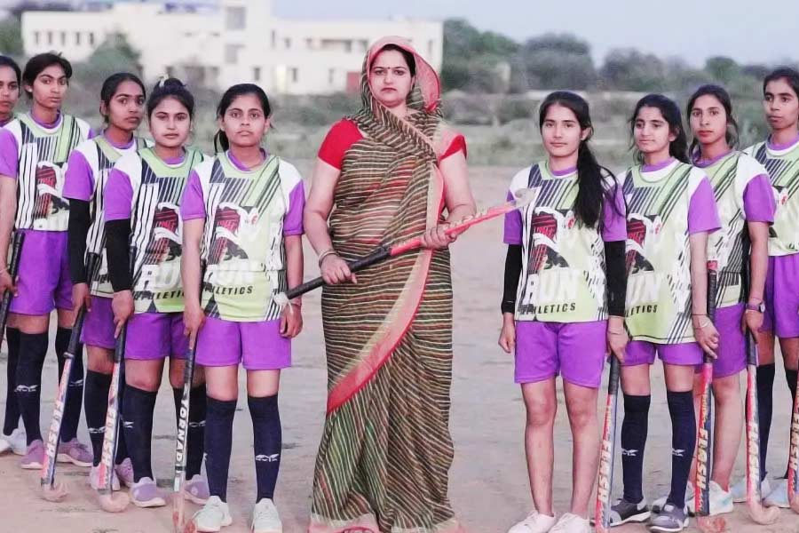 এত ব্যস্ততার মধ্যে স্বপ্ন দেখতে ভোলেননি নীরু। তবে তাঁর স্বপ্ন জুড়ে রয়েছে গ্রামের মেয়েরা। তাঁদের হকি খেলোয়াড় হিসাবে প্রতিষ্ঠিত করা। তাঁদের স্বনির্ভর করে গড়ে তোলা। এমনই দাবি করেছেন তিনি।