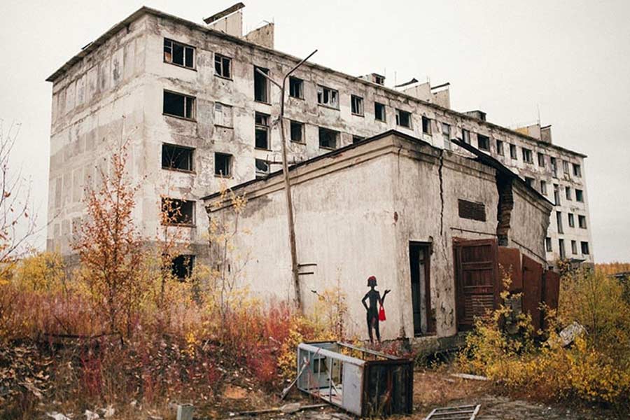 রাশিয়ার কাডিকচান শহরও খালি হয়ে গিয়েছিল নিমেষে। পরিণত হয়েছে ‘ভূতুড়ে শহরে’। এক সময় যেখানে বহু মানুষ বাস করতেন, আজ এক জনও থাকেন না। কেন এই অবস্থা?