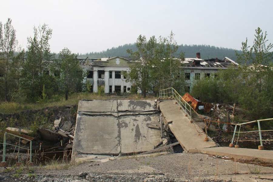 রাশিয়ার একেবারে পূর্ব দিকে রয়েছে এই কাডিকচান শহর। খনিতে বিস্ফোরণের কারণে বাসিন্দাদের এই শহর ছাড়তে বাধ্য করা হয়েছিল। মানচিত্রে এখন এর অস্তিত্বই নেই।