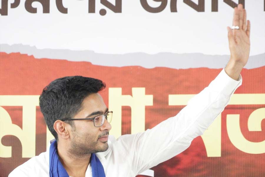 A detail timeline of conflict between Governor CV Ananda Bose and TMC over alleged central fund discrepancy