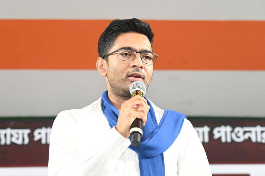 A detail timeline of conflict between Governor CV Ananda Bose and TMC over alleged central fund discrepancy