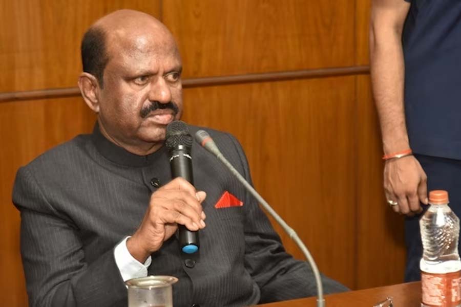 আরও জানা যায় যে, বৃহস্পতিবার তিনি দিল্লি থেকেই উত্তরবঙ্গে বন্যা পরিস্থিতি দেখতে যাবেন। সেই মতোই বৃহস্পতিবার সকালে দিল্লি থেকে বাগডোগরা পৌঁছন বোস। তার পর যান প্লাবিত এলাকা পরিদর্শনে।