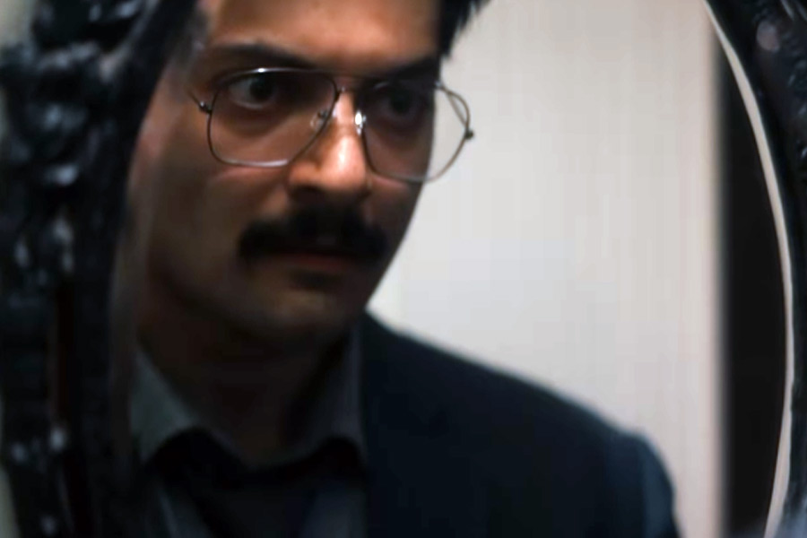 কড়া নজরদারির মধ্যে থেকেও হঠাৎ নিখোঁজ হয়ে যান রবীন্দ্র। পরে আমেরিকায় তাঁর সন্ধান মেলে। ২০০৪ সালের মে মাসে উধাও হন তিনি।