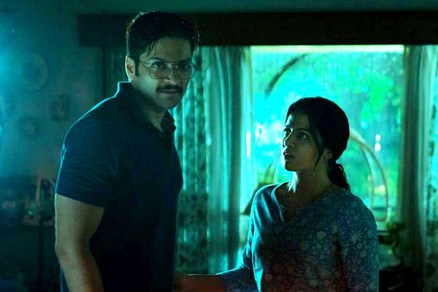 র-এর আধিকারিকদের দাবি, রবীন্দ্র এবং পরমিন্দরের ভুয়ো পাসপোর্ট এবং ভিসা হাতে আসে সংস্থার। এমনকি ২০০৪ সালের ৭ মে কাঠমান্ডু থেকে কোন বিমানে চেপে তাঁরা আমেরিকায় পালিয়ে যান সে তথ্যও স্পষ্ট হয় র-এর কাছে।