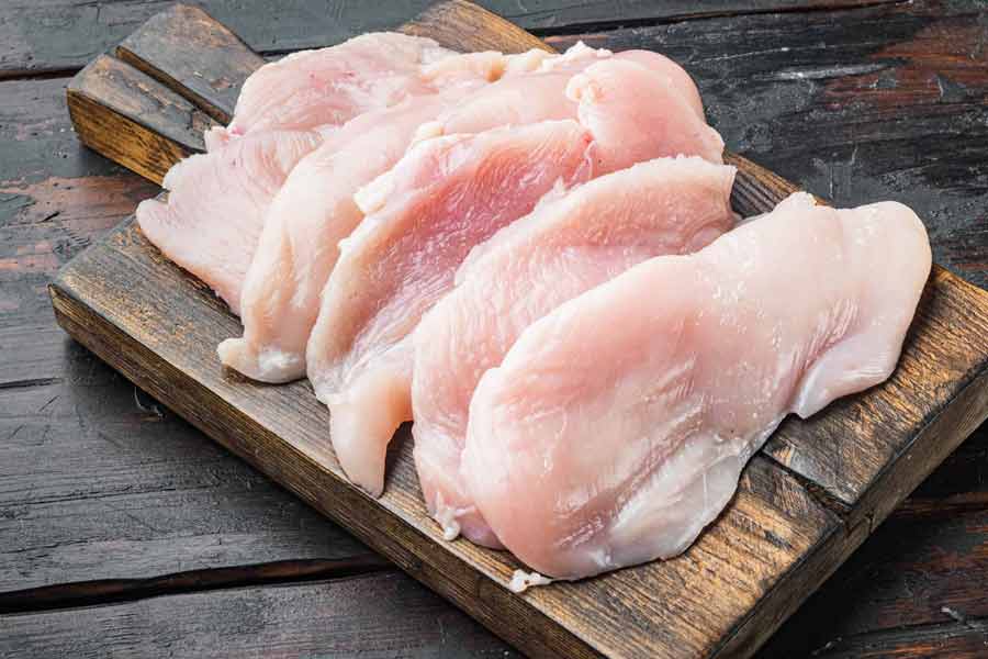 টানা সাত মিনিট ধরে আকাশ থেকে একনাগাড়ে ‘মাংস বৃষ্টি’ হতে থাকে। এই ঘটনার সাক্ষী ছিলেন অলিম্পিয়া স্প্রিংস এলাকার এক কৃষক অ্যালান ক্রাউচের পত্নী।