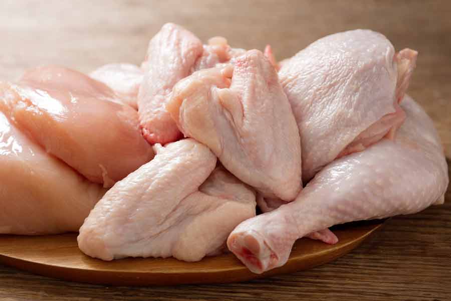 এলাকাবাসীদের একাংশের দাবি ছিল, তাঁরা মাংসের টুকরোগুলি খেয়েও দেখেছিলেন। কারও দাবি সেই স্বাদ অবিকল গরুর মাংসের মতো। আবার কেউ কেউ দাবি করেন, হরিণ বা ভেড়ার মাংসের মতো স্বাদ পেয়েছিলেন তাঁরা।