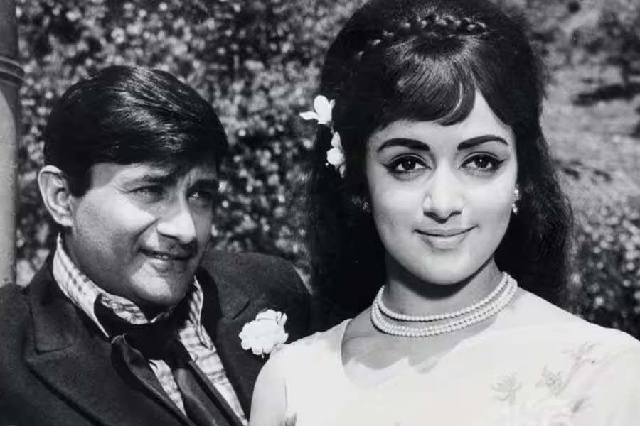 Dev Anand and Hema Malini