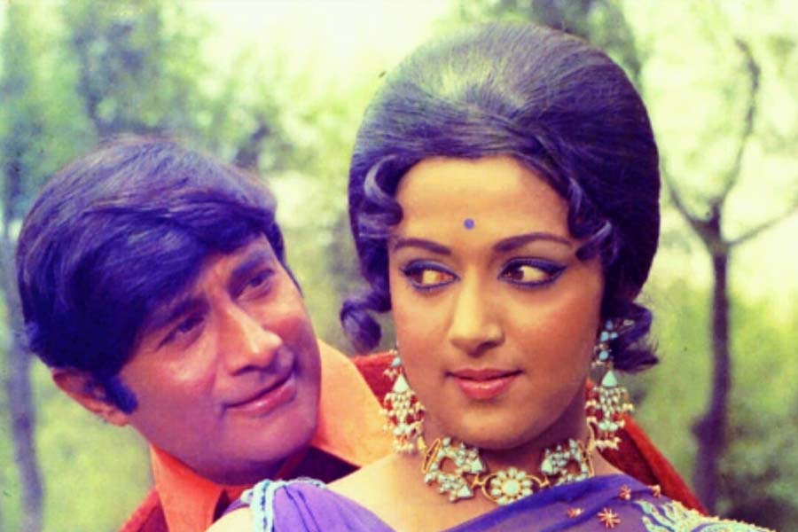 Dev Anand and Hema Malini