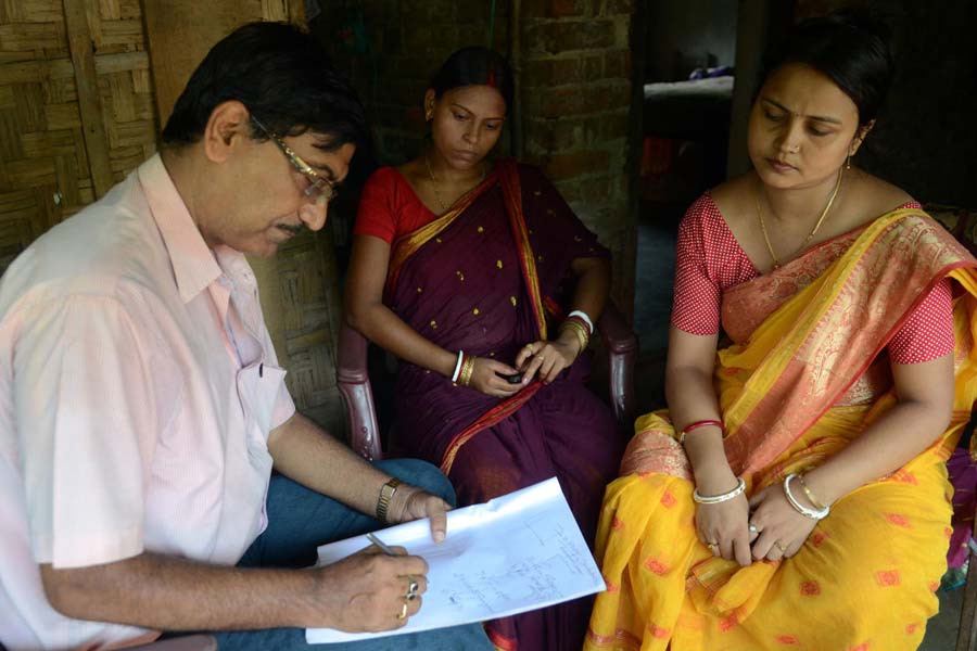 ২০১৩ সালে কামদুনিকাণ্ডের সময়ে গ্রামবাসীদের যে আন্দোলন হয়েছিল, তাতে নেতৃত্ব দেন শিক্ষক প্রদীপ মুখোপাধ্যায়। শুক্রবার হাইকোর্টের রায় শোনার পর আনন্দবাজার অনলাইনকে নিজের বক্তব্য জানান তিনিও।