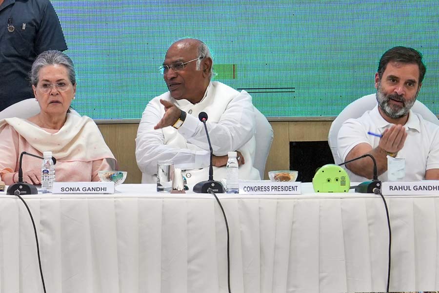 An image of Sonia Gandhi, Mallikarjun Kharge and Rahul Gandhi