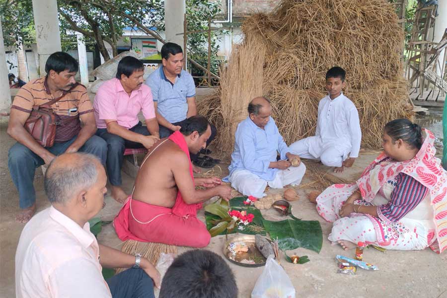 সম্প্রীতি নগরে দুর্গা পুজোর প্রস্তুতি।