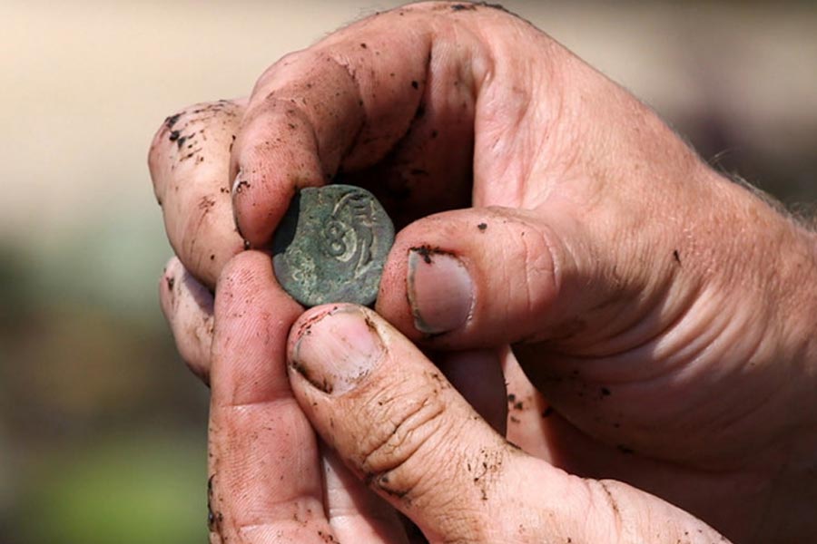 এর পর দুশো বছর ধরে ওক দ্বীপে গুপ্তধনের সন্ধান চলে। সময় যত এগোতে থাকে, ততই আরও উন্নততর প্রক্রিয়ায় চলে খননকার্য। বিংশ শতকের শুরুতে বুলডোজ়ার দিয়ে খনন করা হয় মাটি।